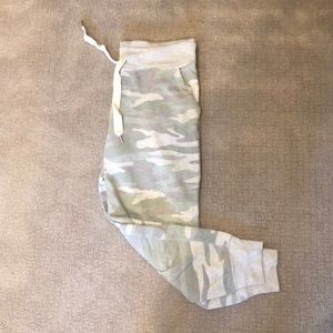 AERIE CAMO JOGGERS